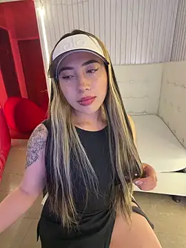 ManuelaVeeleez online show from 04-18-26, 04:26