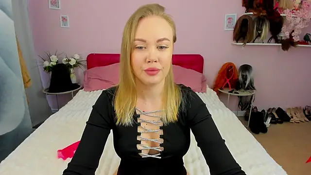 HannahWillow online show from 03-26-26, 07:28