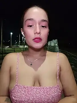 Snapshot of isabella_ferrer99 chatting on 05-30-26, 05:36 isabella ferrer99 online show from 05-30-26, 05:36