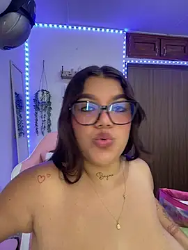Snapshot of michellesexxxy3 chatting on 07-07-26, 06:47 michellesexxxy3 online show from 07-07-26, 06:47
