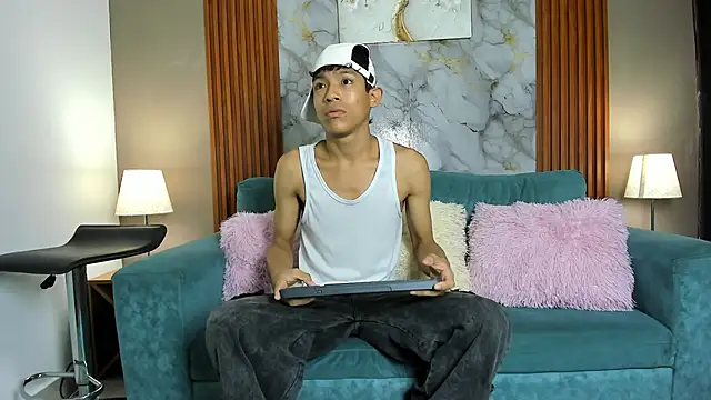 SKINNY BOYXXX online show from 03-05-26, 08:22