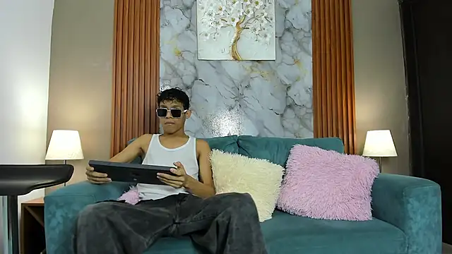 SKINNY BOYXXX online show from 03-03-26, 07:26