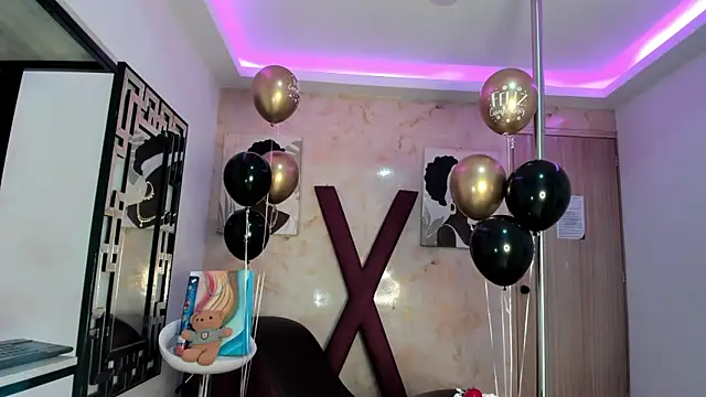 SKINNY BOYXXX online show from 04-15-26, 07:36