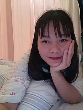 Snapshot of Little_Muse78 chatting on 05-06-26, 01:31 Little Muse78 online show from 05-06-26, 01:31