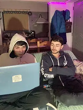 Lucasss2204 online show from 03-28-26, 05:19