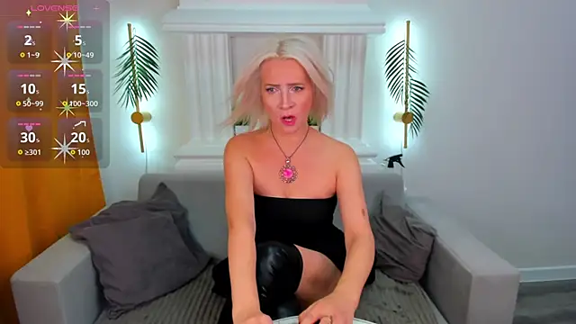 Snapshot of Ledi_Luna chatting on 03-03-26, 10:22 Ledi Luna online show from 03-03-26, 10:22