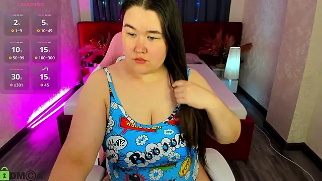Snapshot of Miss_Triss chatting on 05-17-26, 08:03 Miss Triss online show from 05-17-26, 08:03