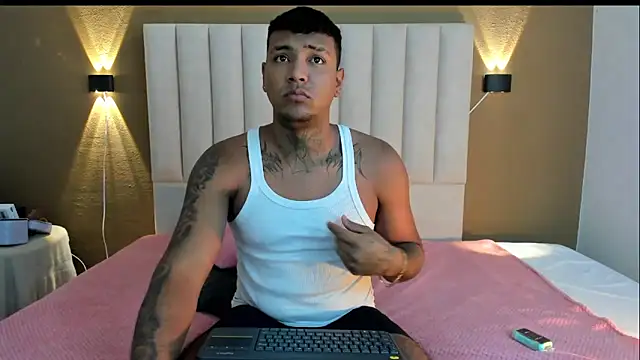 Snapshot of Axell_king07 chatting on 05-11-26, 05:10 Axell king07 online show from 05-11-26, 05:10