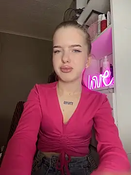 Snapshot of KayShaw chatting on 03-04-26, 06:10 KayShaw online show from 03-04-26, 06:10