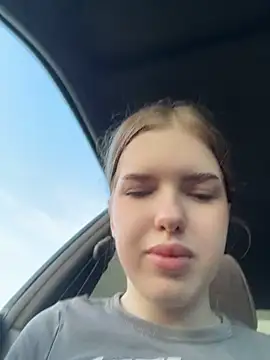 KayShaw online show from 06-18-26, 10:42