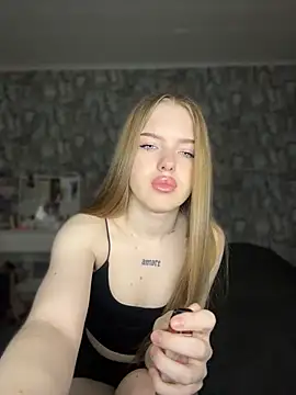 KayShaw online show from 04-15-26, 03:34