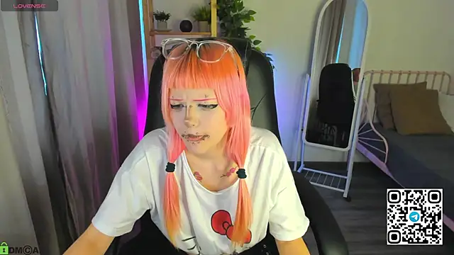 Necucuby online show from 04-18-26, 08:05