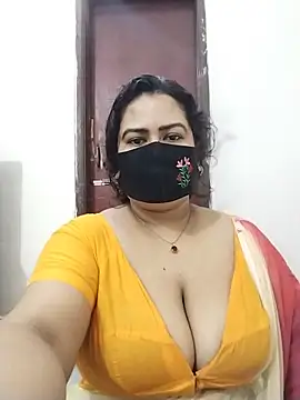 Snapshot of Star--Girl chatting on 07-08-26, 12:50 Star--Girl online show from 07-08-26, 12:50