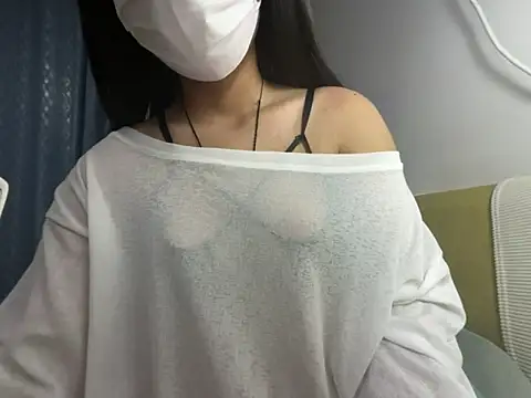Snapshot of Titi-005 chatting on 05-20-26, 12:40 Titi-005 online show from 05-20-26, 12:40