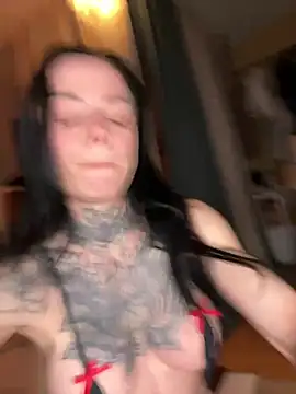 SkinnyLilly online show from 04-02-26, 07:31