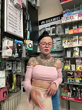 SkinnyLilly online show from 07-01-26, 07:03
