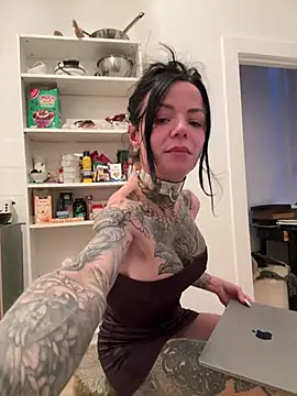 SkinnyLilly online show from 05-16-26, 07:24