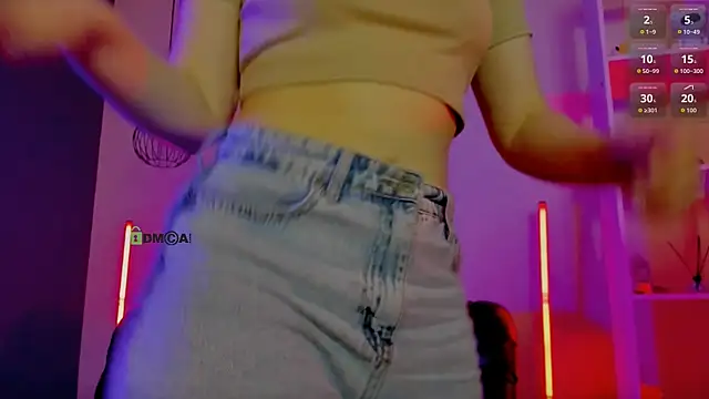 Snapshot of miss_courtney_ chatting on 05-27-26, 10:11 miss courtney online show from 05-27-26, 10:11