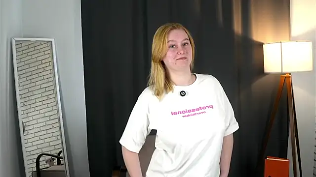 Snapshot of EdraDorsey chatting on 03-04-26, 05:04 EdraDorsey online show from 03-04-26, 05:04