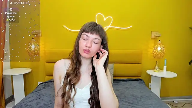 AgnesBeautiful online show from 04-04-26, 01:56