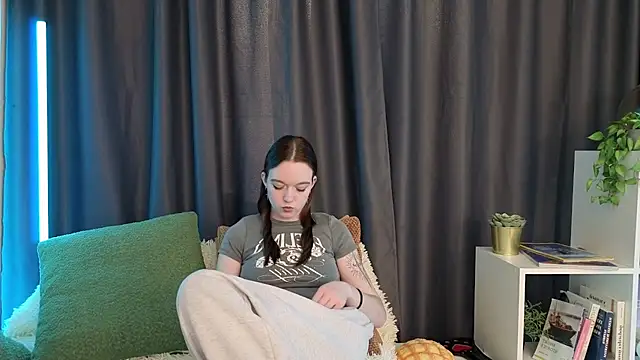 SunyLily online show from 03-12-26, 06:28