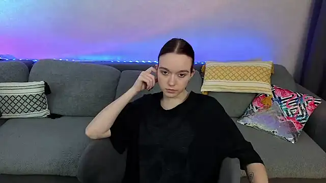SunyLily online show from 05-14-26, 06:32