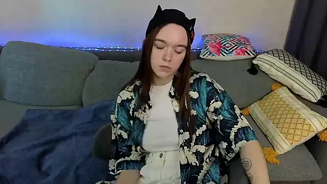 SunyLily online show from 06-10-26, 06:47