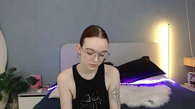 SunyLily online show from 03-29-26, 12:23