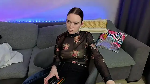 SunyLily online show from 05-16-26, 10:36