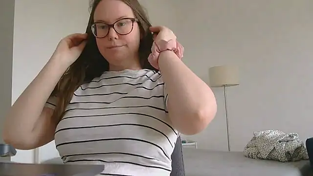 Snapshot of CelineThompson chatting on 05-15-26, 11:19 CelineThompson online show from 05-15-26, 11:19