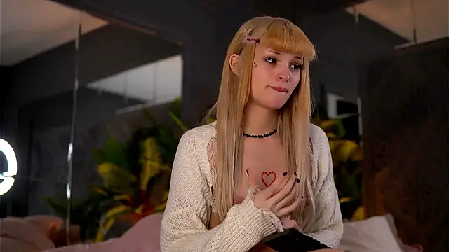 BrattyScarlet online show from 03-24-26, 06:46