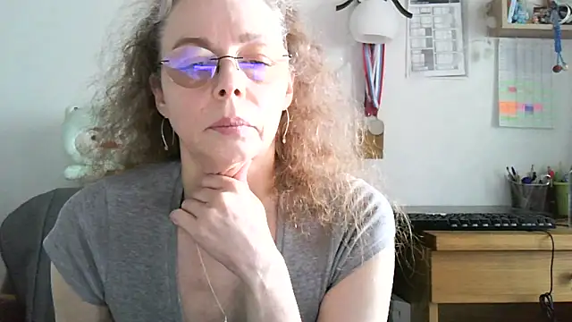 Snapshot of Helly_nana chatting on 03-22-26, 02:29 Helly nana online show from 03-22-26, 02:29