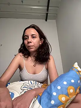 Snapshot of Nicole_Cute04 chatting on 06-04-26, 05:01 Nicole Cute04 online show from 06-04-26, 05:01