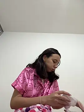 Snapshot of Nicole_Cute04 chatting on 07-01-26, 04:24 Nicole Cute04 online show from 07-01-26, 04:24