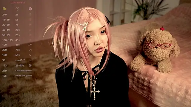 Linhmew online show from 06-29-26, 10:31
