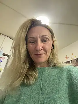 Secret Ladyx online show from 04-22-26, 09:27