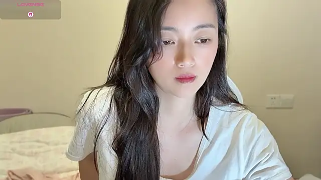 Snapshot of jinxiyao01 chatting on 06-17-26, 02:27 jinxiyao01 online show from 06-17-26, 02:27