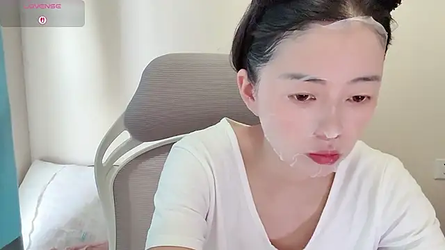 Snapshot of jinxiyao01 chatting on 07-23-26, 02:42 jinxiyao01 online show from 07-23-26, 02:42