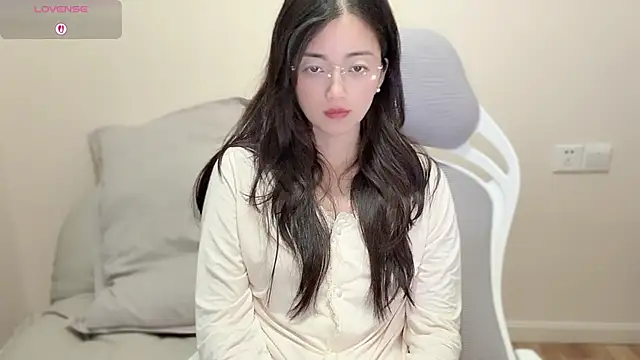 Snapshot of jinxiyao01 chatting on 06-21-26, 02:34 jinxiyao01 online show from 06-21-26, 02:34