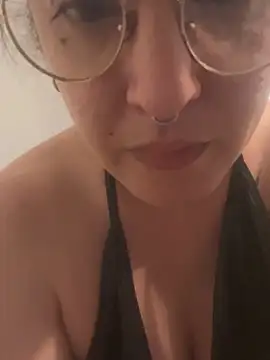Snapshot of Xlilli69X chatting on 04-26-26, 05:10 Xlilli69X online show from 04-26-26, 05:10
