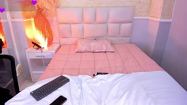 CristineRain online show from 04-19-26, 05:19