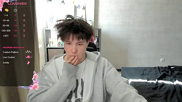 MIya Chinen online show from 04-10-26, 10:44