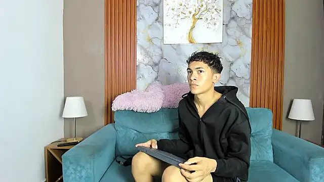 SKYN MAN online show from 04-11-26, 01:24