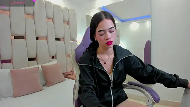 georgina kloss  online show from 04-08-26, 04:30