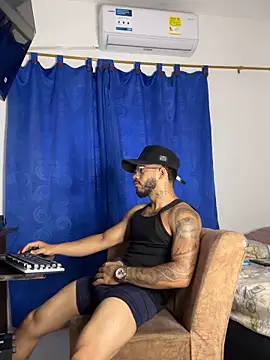 Snapshot of Kenny_romano chatting on 03-04-26, 12:24 Kenny romano online show from 03-04-26, 12:24