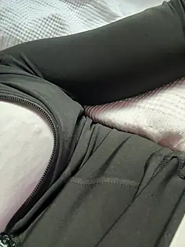 lena-smile683 online show from 04-14-26, 05:40