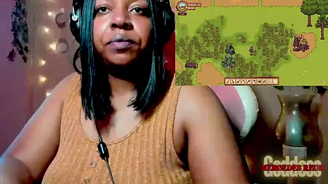 Snapshot of Goddess_MercedesRedd chatting on 06-15-26, 02:17 Goddess MercedesRedd online show from 06-15-26, 02:17