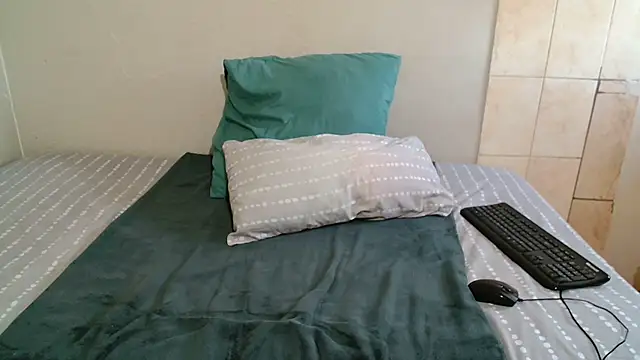 Snapshot of CocoBerryZA chatting on 04-09-26, 04:47 CocoBerryZA online show from 04-09-26, 04:47