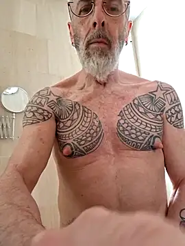 Snapshot of XXX666HEIL chatting on 03-26-26, 11:30 XXX666HEIL online show from 03-26-26, 11:30