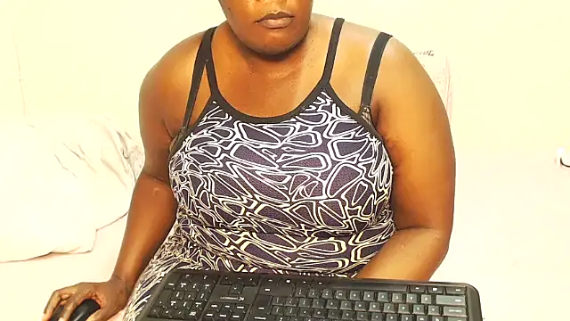 Snapshot of Busty42DDZA chatting on 05-25-26, 03:55 Busty42DDZA online show from 05-25-26, 03:55